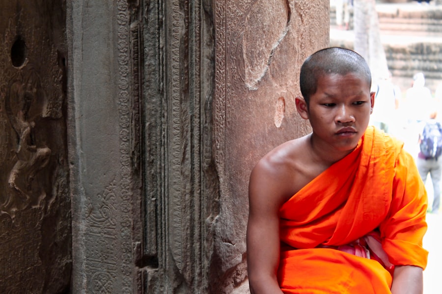 Photo Meditating monk