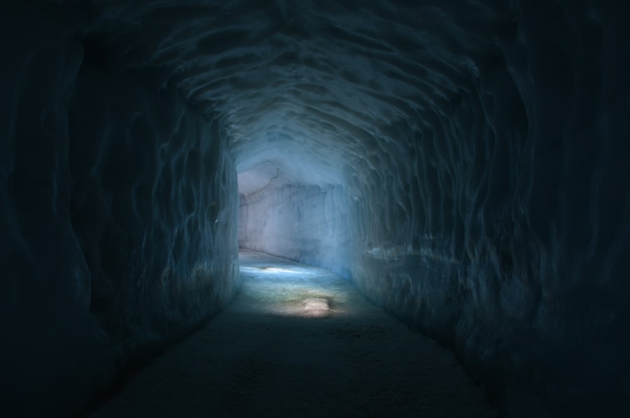 Photo Dark cave