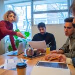 Cum se conturează noua clasă digitală din România