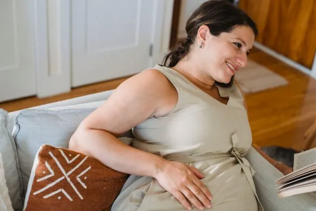 „Confortul în sarcină începe uneori cu cele mai mici detalii”. TOP 8 schimbări care fac zilele lungi mult mai ușor de du