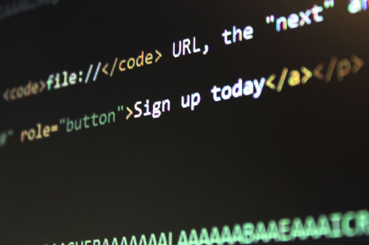 Ghid pentru curățarea eficientă a laptopului fără să-l strici