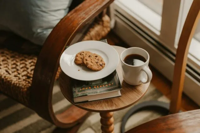 Photo warm lighting home coffee nook
